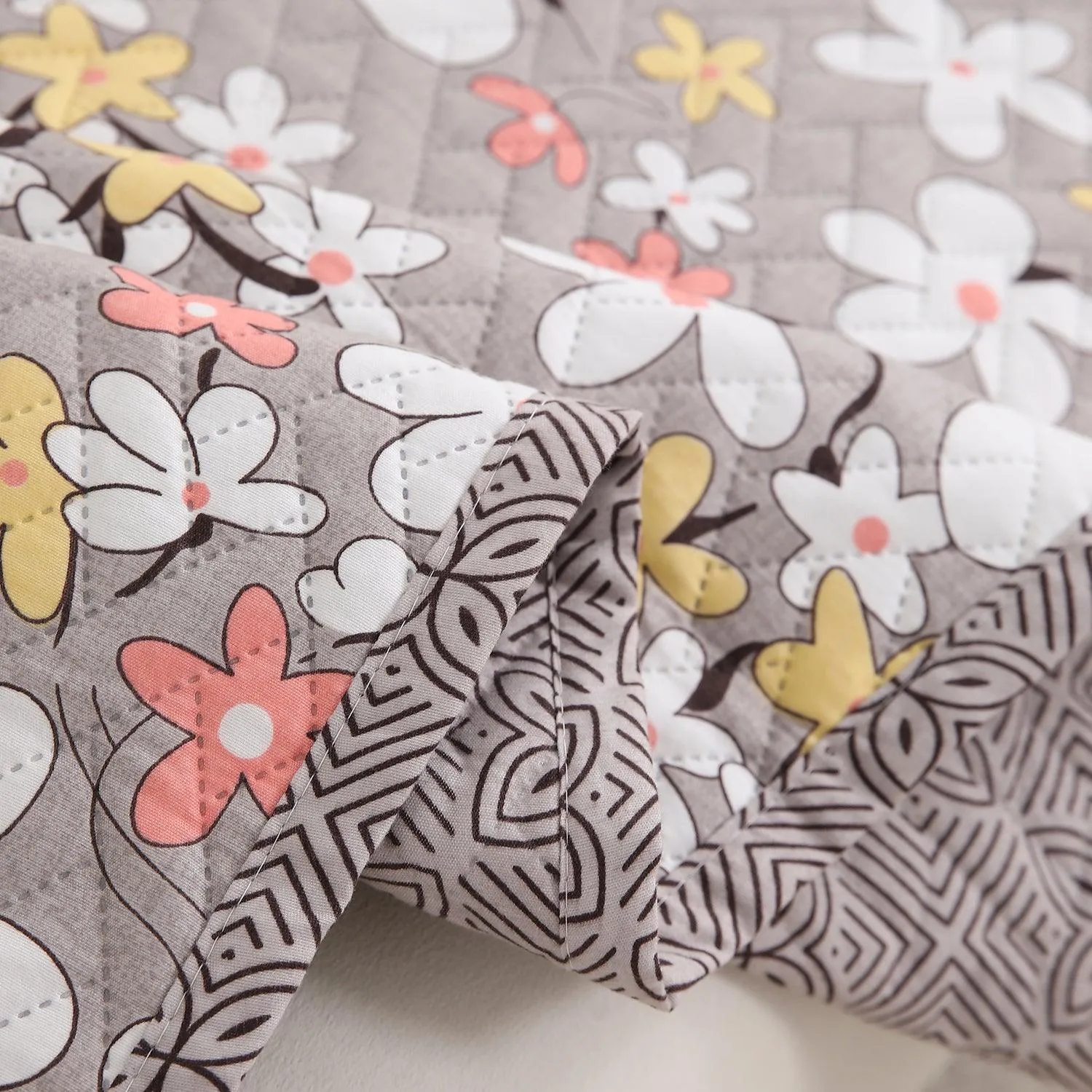 HOKIPO Printed Quilted Sofa Cover L Shape, Pastel Brown Sandwort Flower