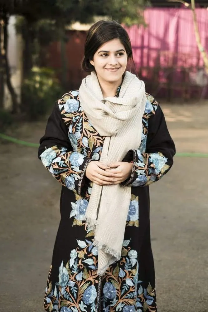 Light Grey Color Texture Semi pashmina Ladakhi Wool Shawl Is Known For Its Softness.